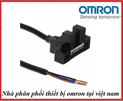 Cảm biến quang Omron EE-SX673-WR 1M